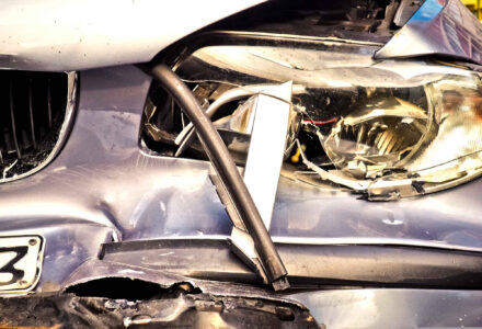 Części samochodowe z auto złomu: korzyści i wady